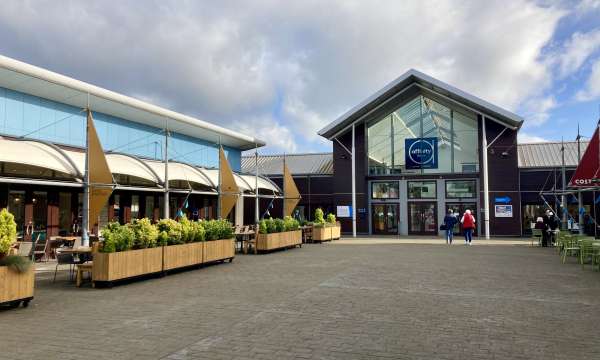 food courtyard